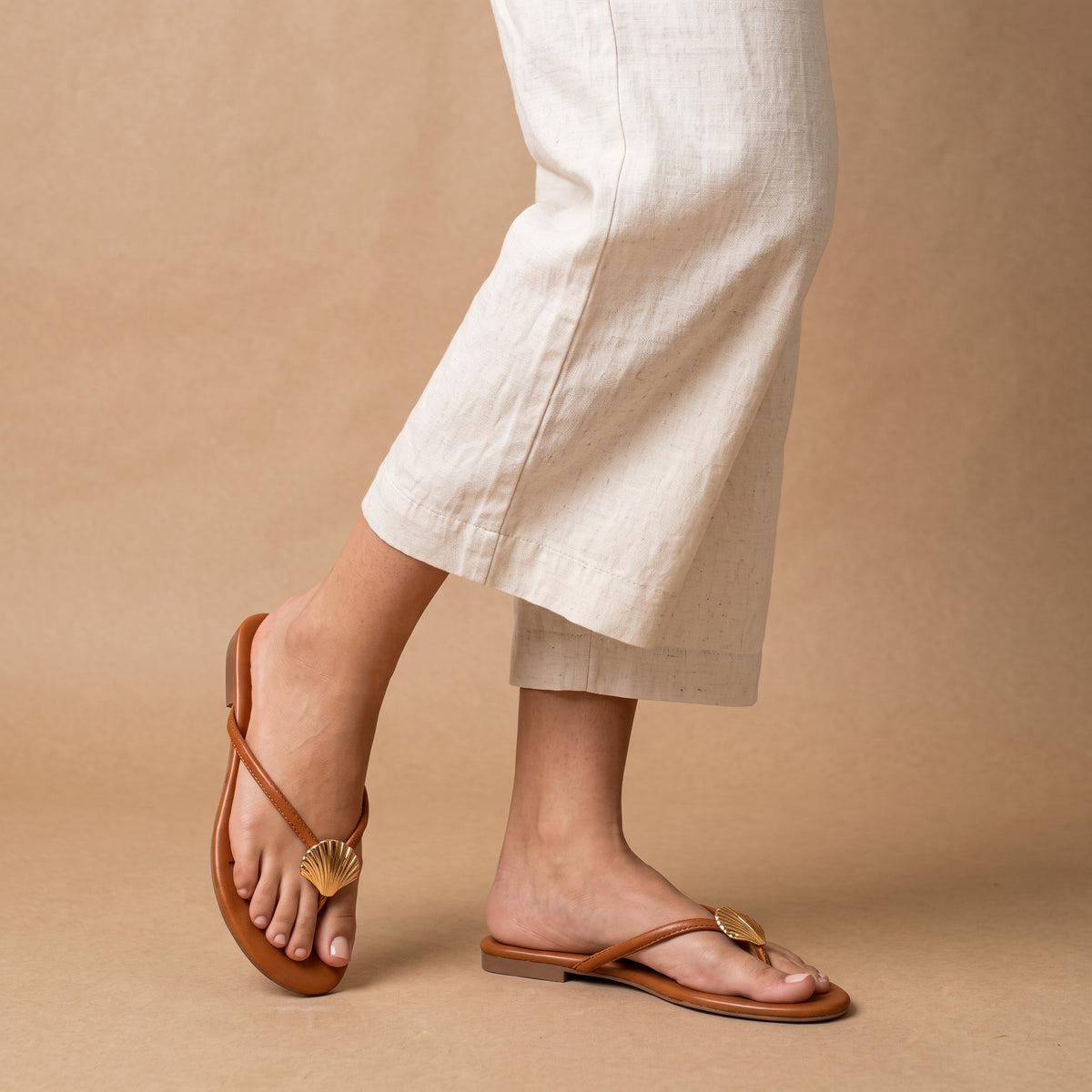 SEASHELL THONG FLATS